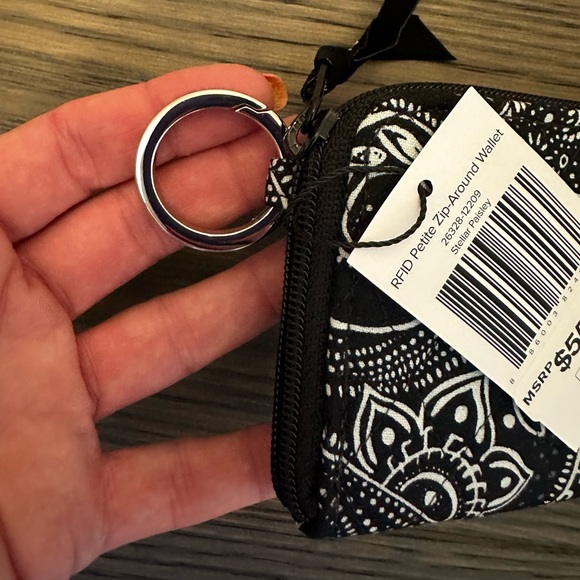 ❤️AMAZING DEAL❤️ Vera Bradley RFID Petite Zip-Around Wallet NWT - Picture 6 of 6